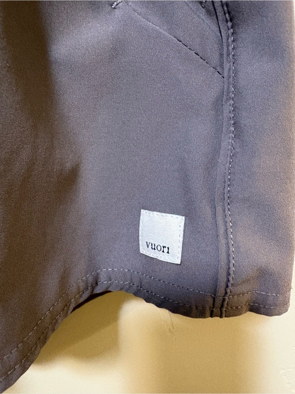 Vuori Women’s Athletic Shorts XS Polyester Drawstring Zip Pocket Unlined - Picture 3 of 9